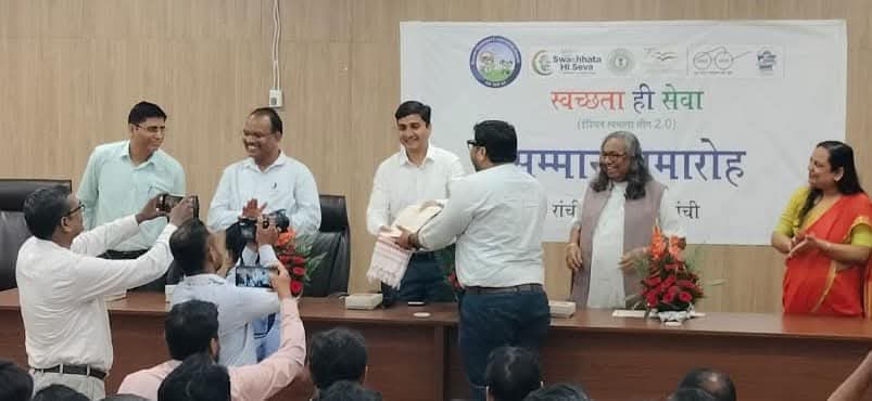 Collection and sorting of scrap by TheKabadi.com